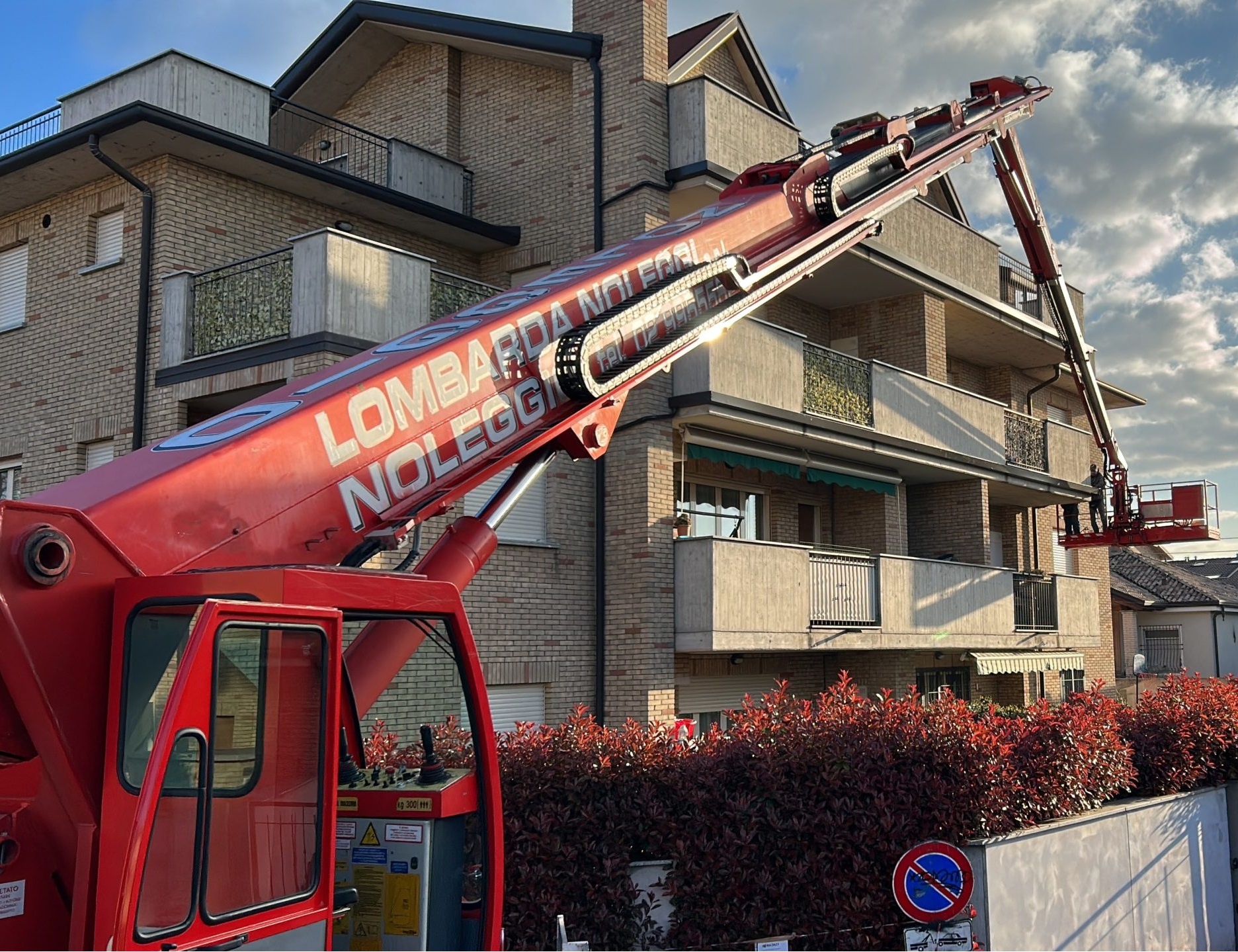 Lombarda Noleggi Noleggio Piattaforme Aeree Tel